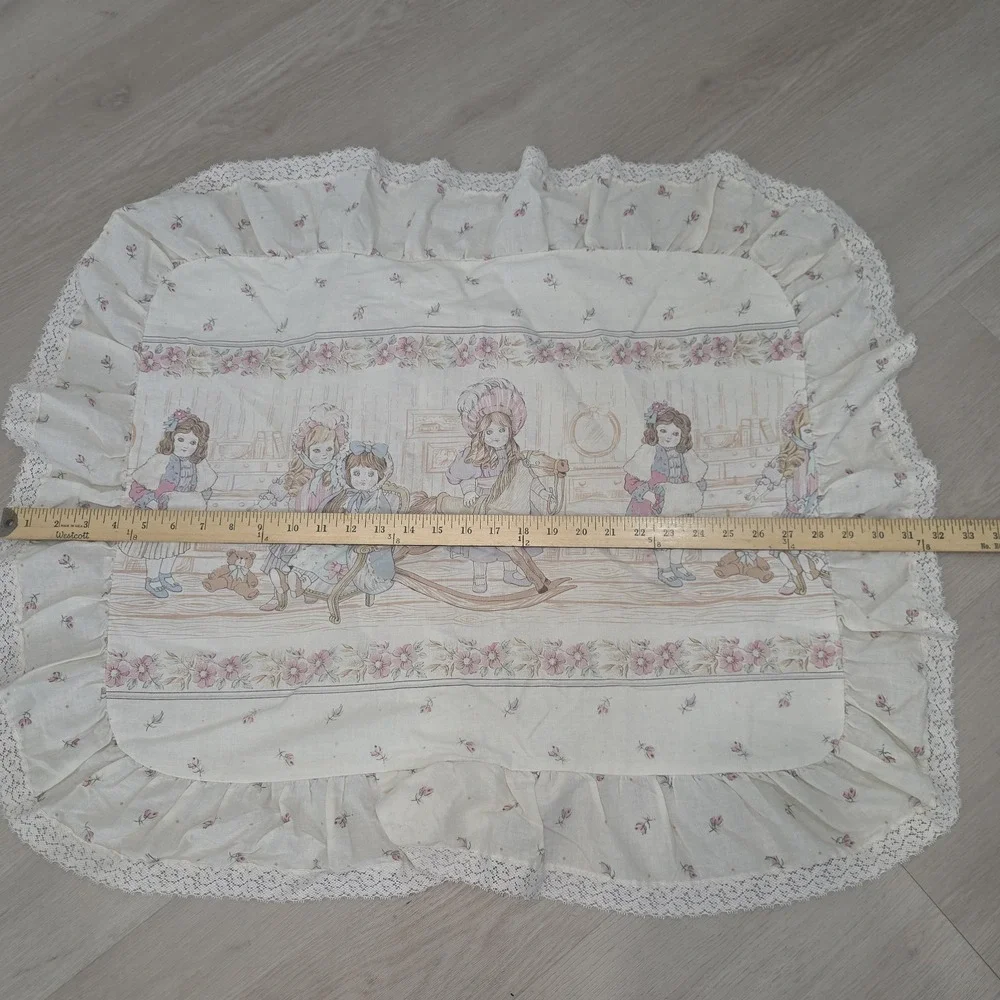 Vtg Jcpenney Victorian Doll Pattern Curtain Set / Pillowcase / Bed Skirt  Set